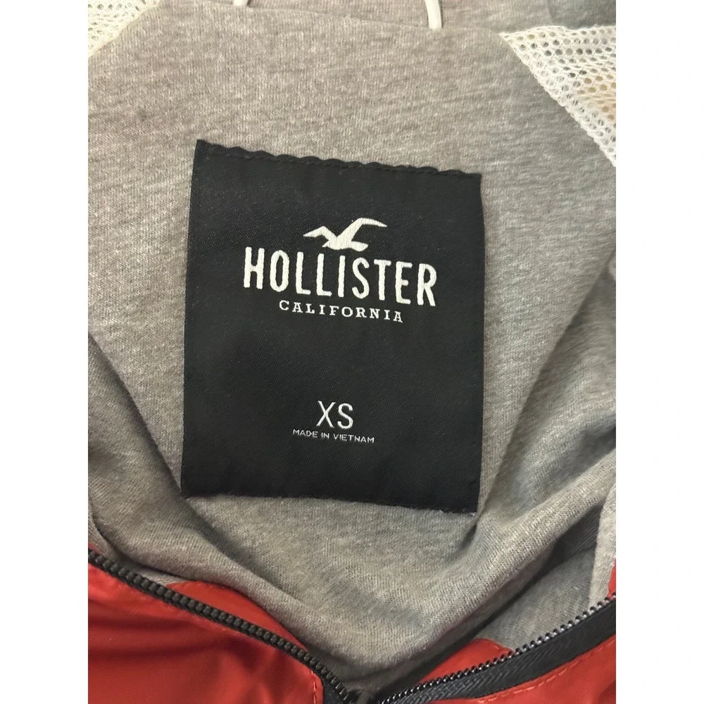 Hollister colorblock half